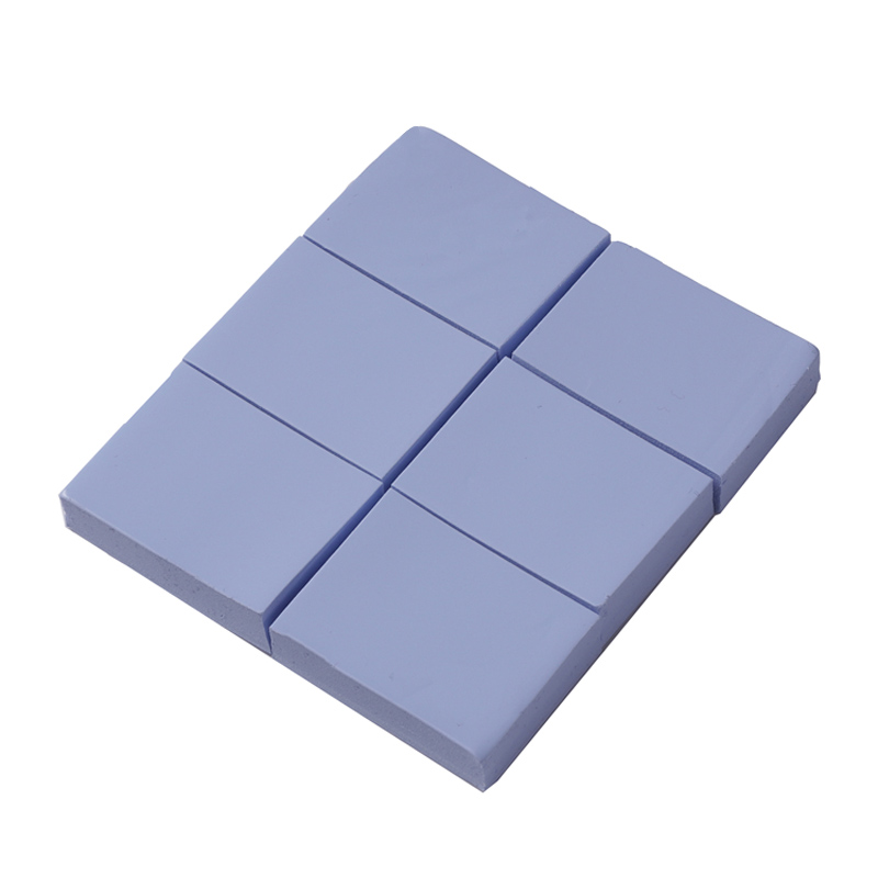 Qual é o material da folha de silicone termicamente condutiva?